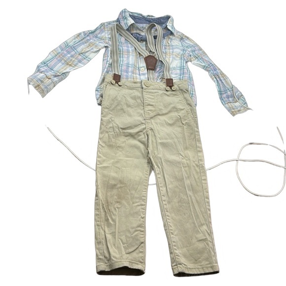 Oshkosh B'gosh 3T Plaid Shirt &‎ Khaki Pant Set with Bow Tie & Suspenders - Picture 1 of 6